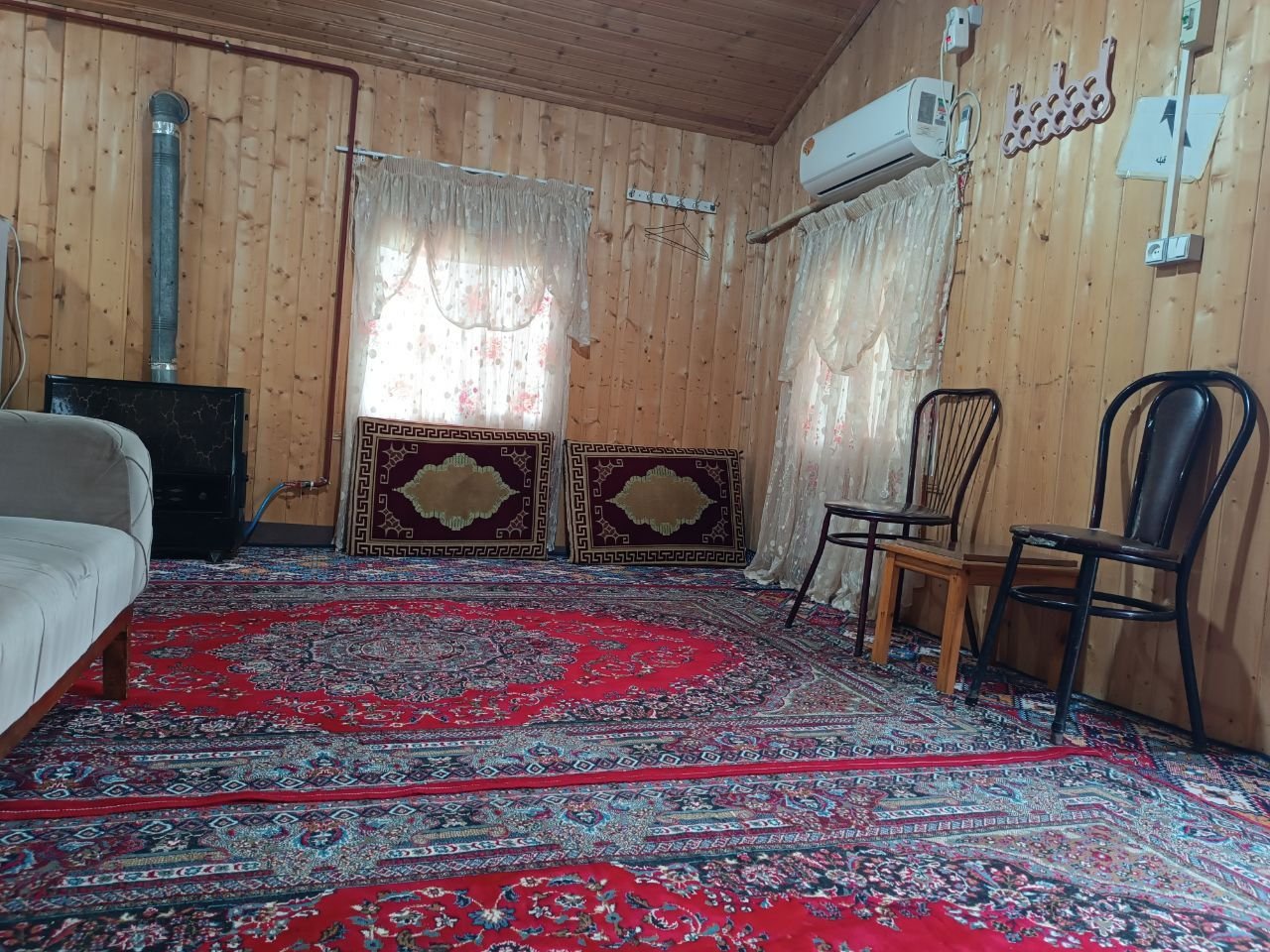 کلبه یک خوابه چوبی خوروم