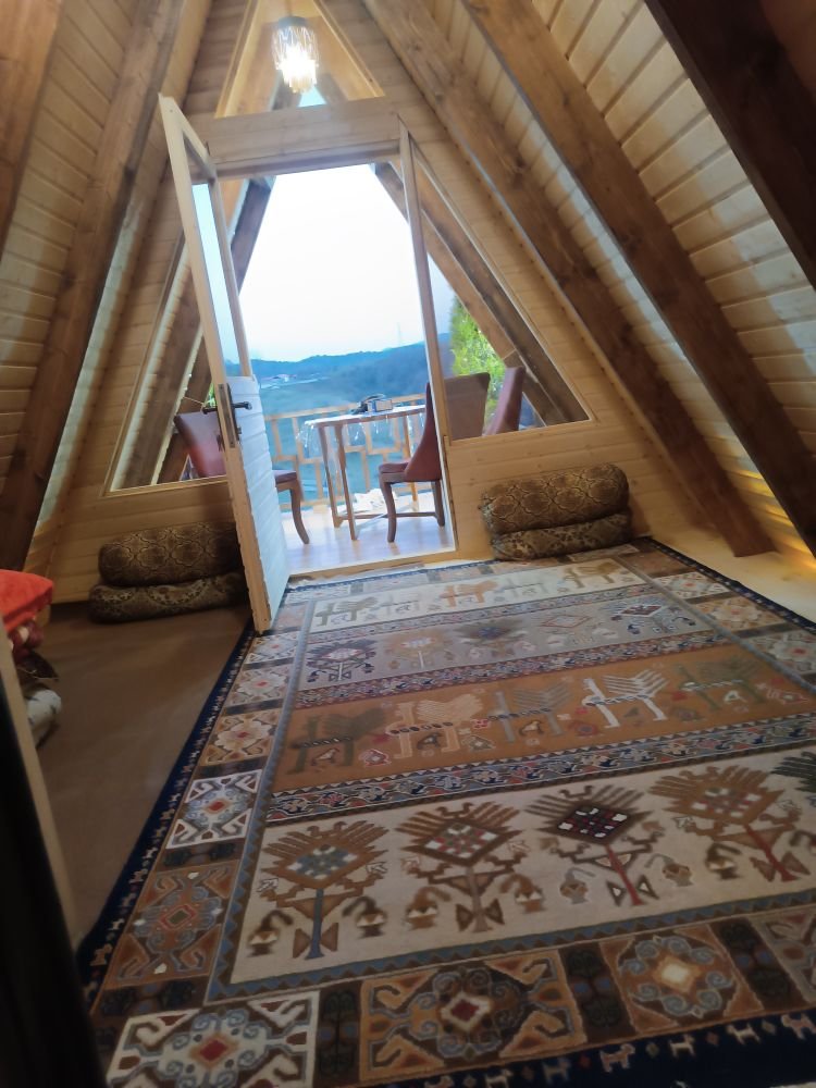 کلبه یک خوابه سوئیسی ماه