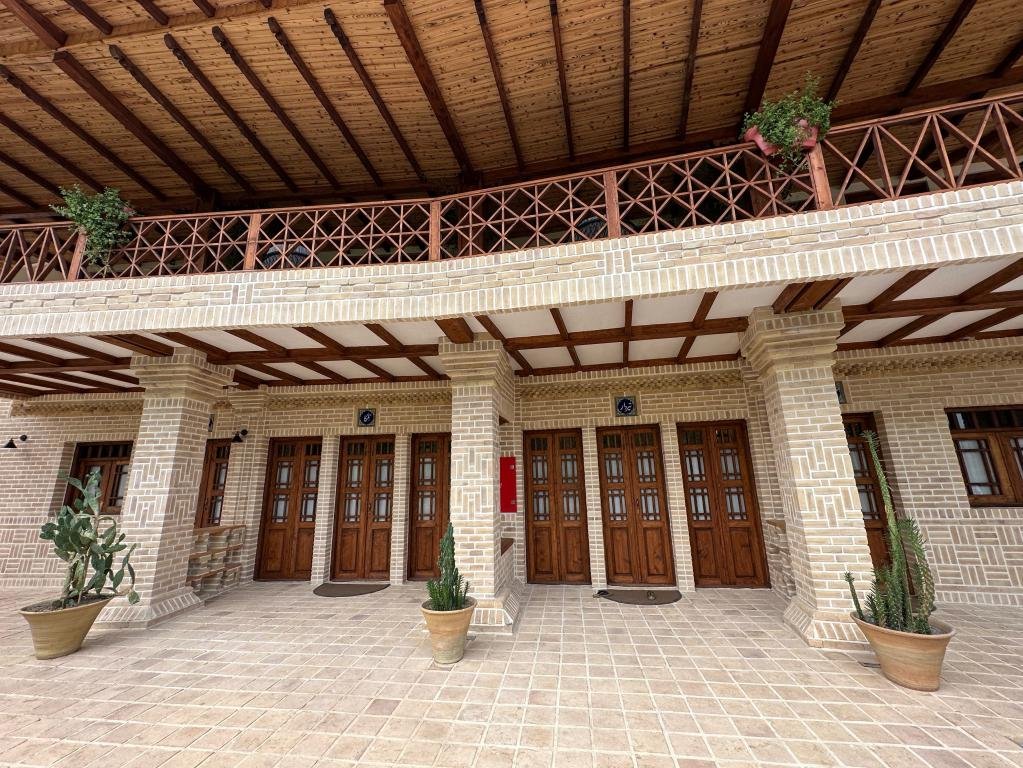 اقامتگاه سنتی استارسو - واحد عمارت درختان تيردار